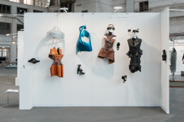 FASHION POSITIONS